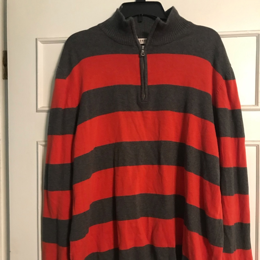 Old Navy XXL Men’s zipper sweater